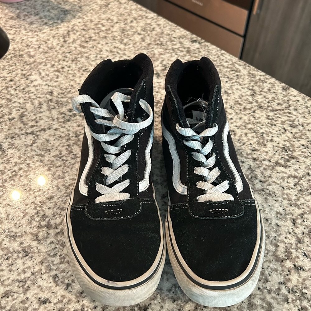 Vans - Picture 3 of 4